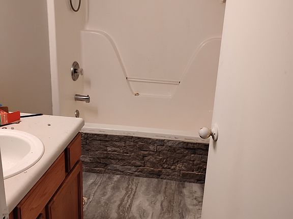 5th image of 513 W Chestnut Rd
