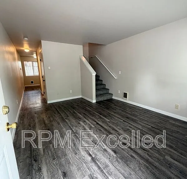 630 M St NE #2 — Photo 3
