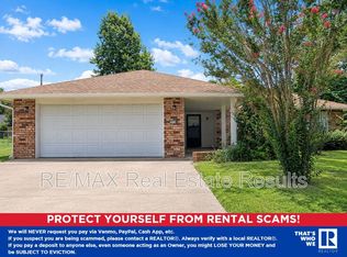 1810 Crouch St, Bentonville, AR 72712