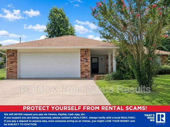 1810 Crouch St, Bentonville, AR 72712