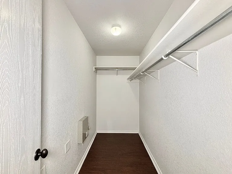 5530 Spring Day — Photo 10