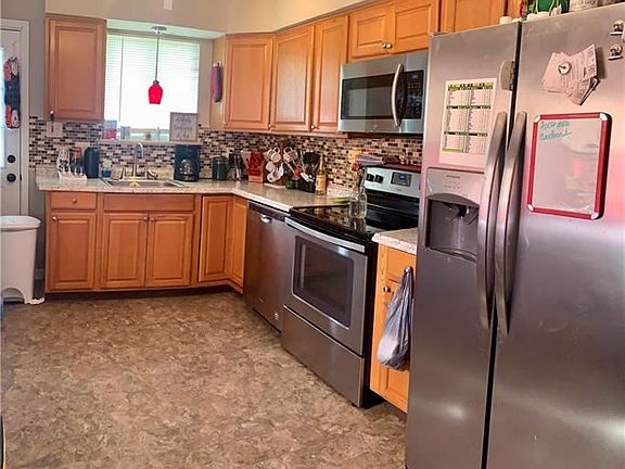 4th image of 108 Edgewater Dr