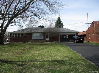 8838 Mortenview Dr, Taylor, MI 48180