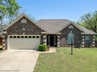 101 Oakridge Dr, Roland, OK 74954