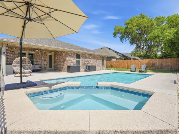 38 Marlborough Rd, Shalimar, FL 32579