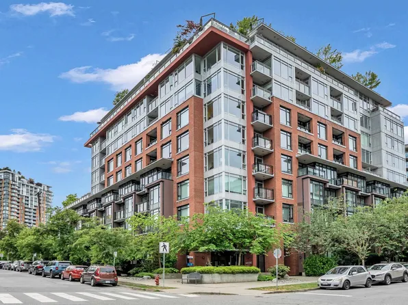 2321 Scotia St #208, Vancouver, BC V5T 0A8
