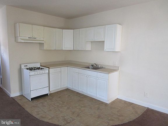 3rd image of 5515 Haverford Ave #2