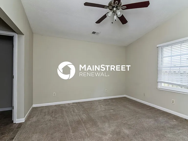 2070 Corners Cir — Photo 17