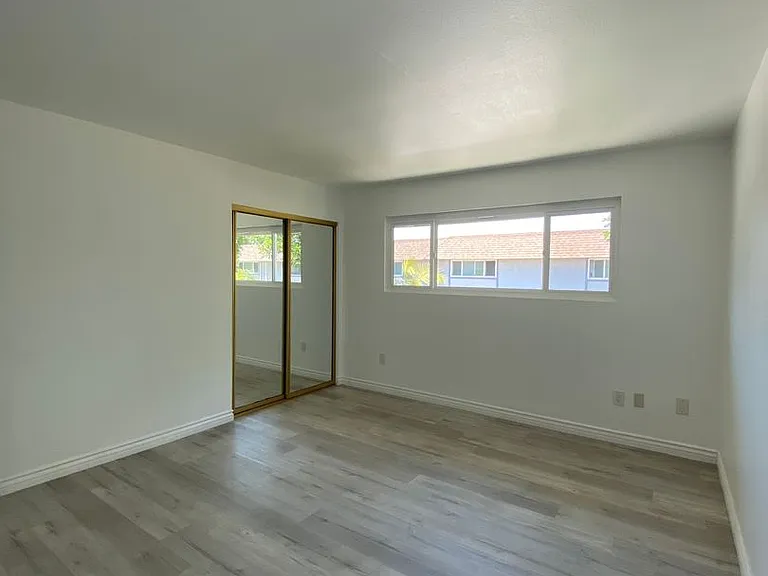 4675 Twintree Dr #5 — Photo 15