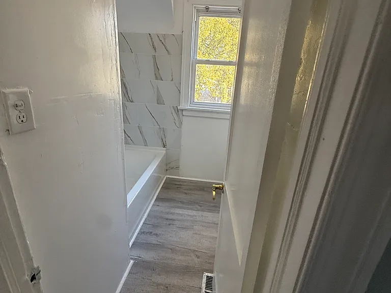 1410 Whatley St — Photo 7