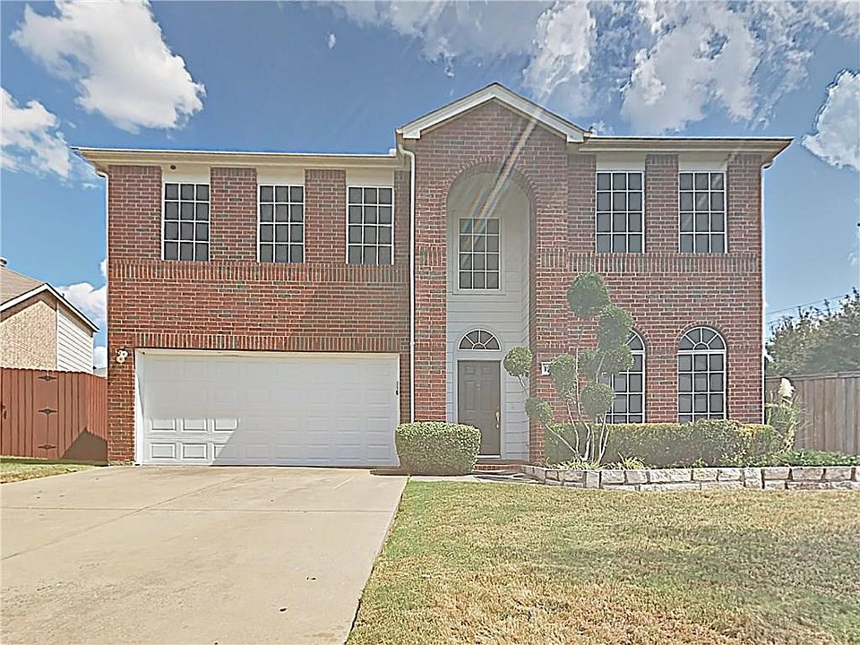 1st image of 12700 Oakwood Cir