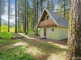 6182 Chestnut Drive, Maple Falls, WA 98266