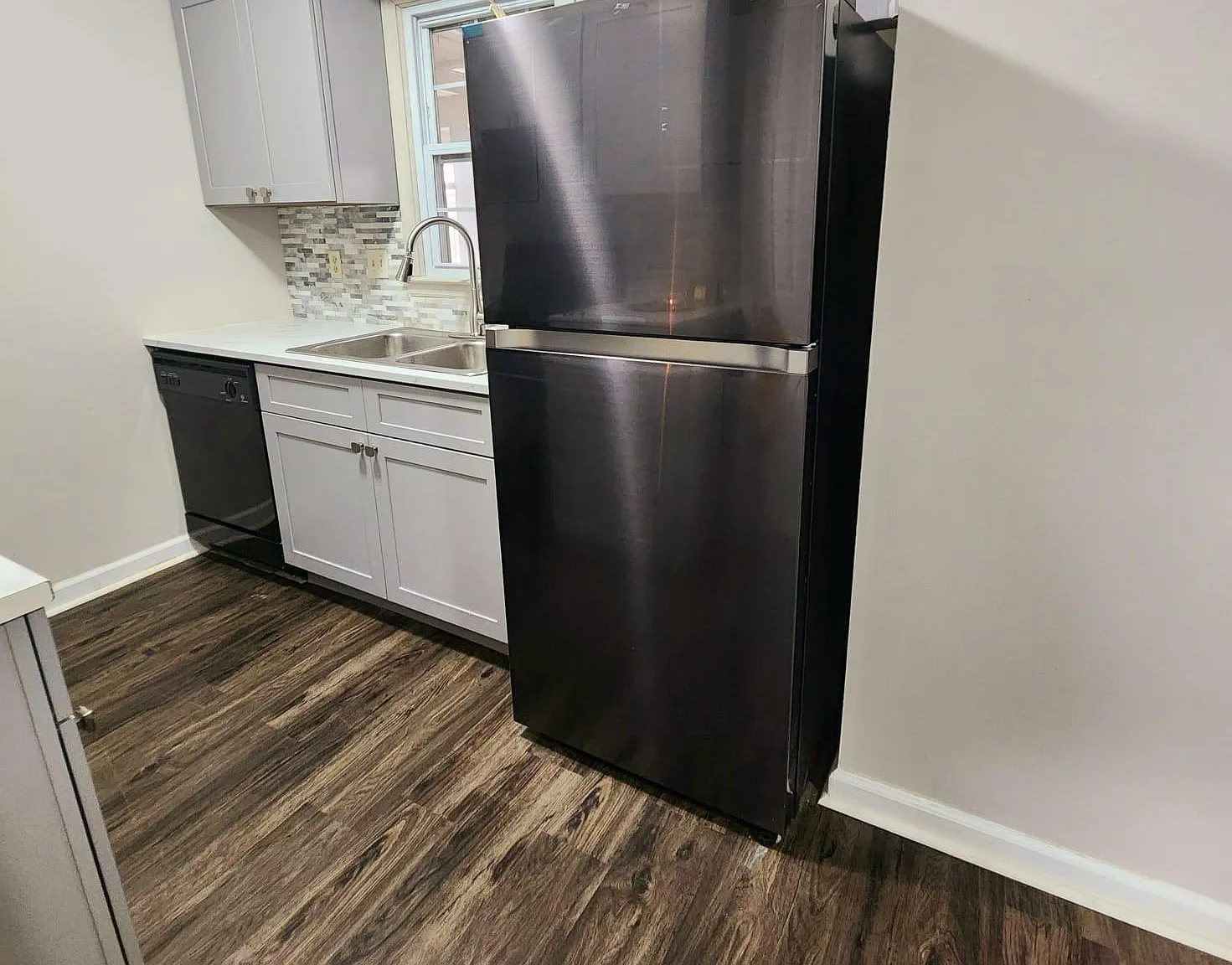 2 bed, 1240 sqft, $1,800 — Photo 2