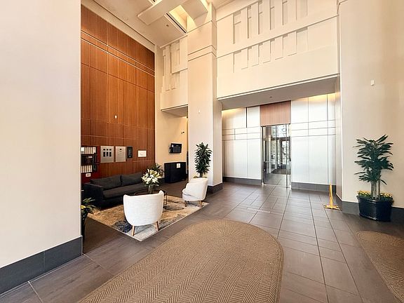 4th image of 1400 S Michigan Ave APT 1111
