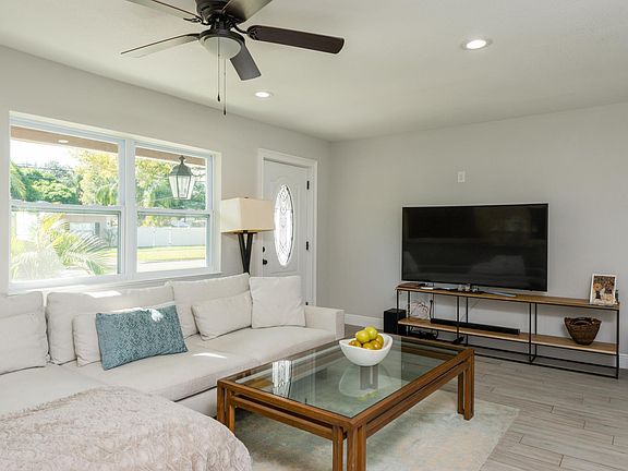 4th image of 4013 W Fair Oaks Ave