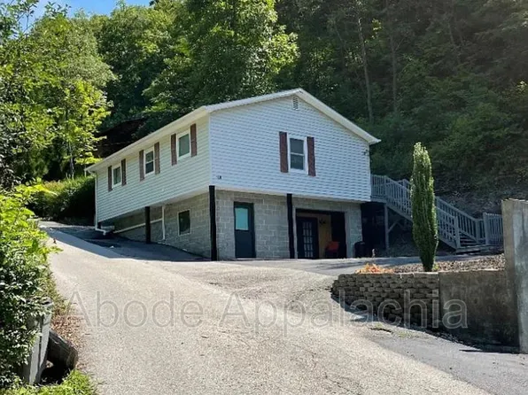 126 Melvina Dr #1, Pikeville, KY 41501