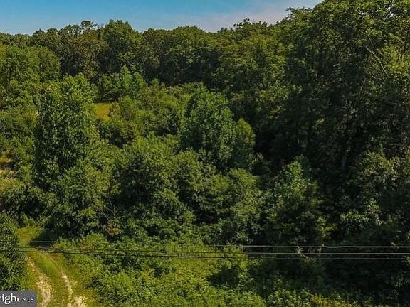 3rd image of 604 Johnson Rd