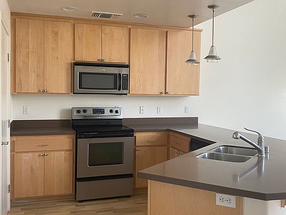 3rd image of 1730 27th St #15