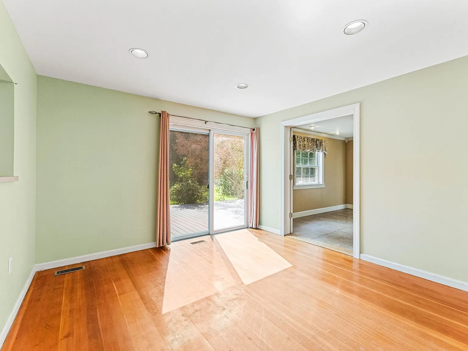 3 bed, $3,600 — Photo 3