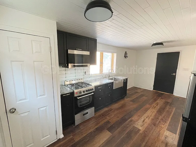 300 San Pasquale Ave NW #D — Photo 7