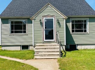 1617 N 19th St, Escanaba, MI 49829
