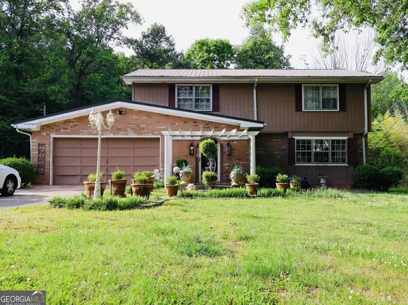 1900 Mountain Brook Dr, Dalton, GA 30720