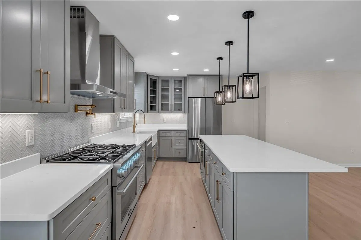 3 bed, 2200 sqft, $3,200 — Photo 4