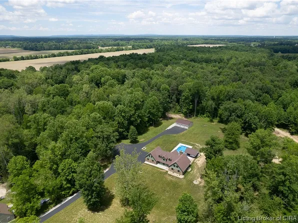 2286 W Robin Road, Scottsburg, IN 47170