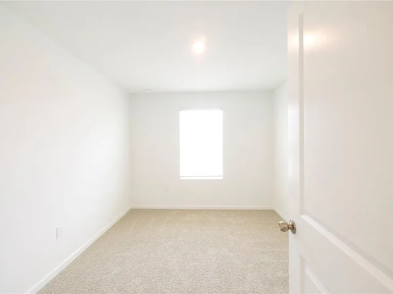 104 Royal Ranch Rd — Photo 45
