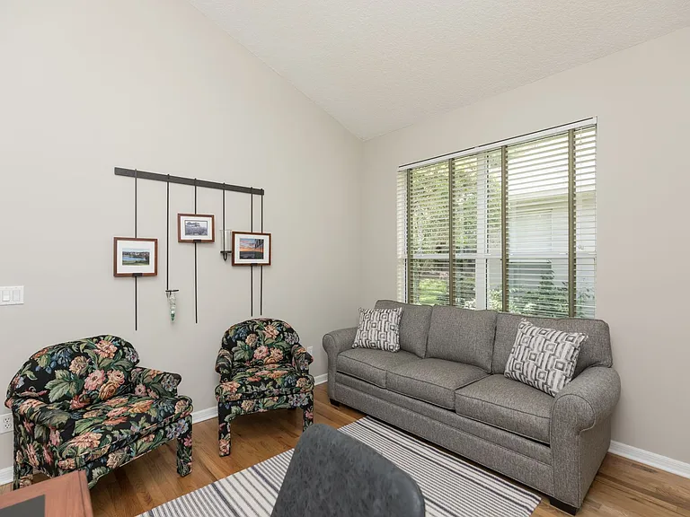 212 Island Green Dr — Photo 22