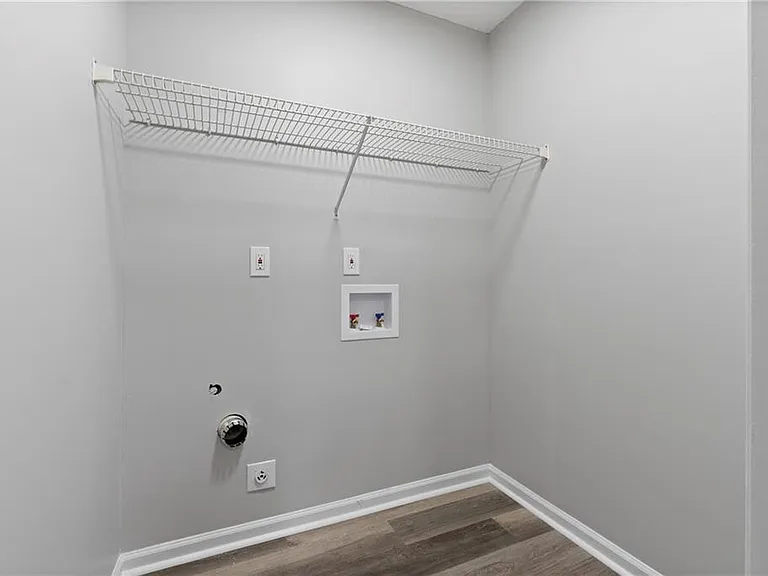 6623 Sevenoaks Dr — Photo 11