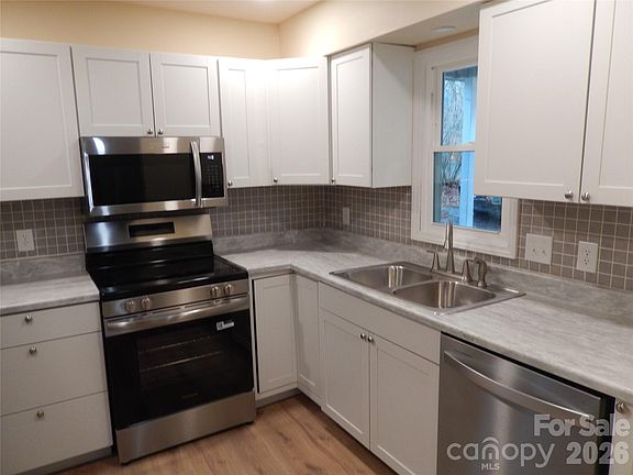 4th image of 547 Brent Rd