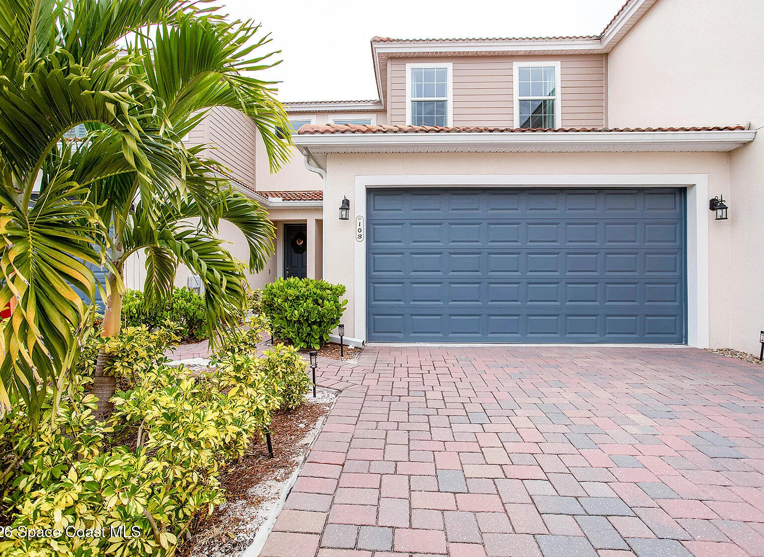 3 bed, 2.5 bath, 1573 sqft, $2,500 — Photo 1