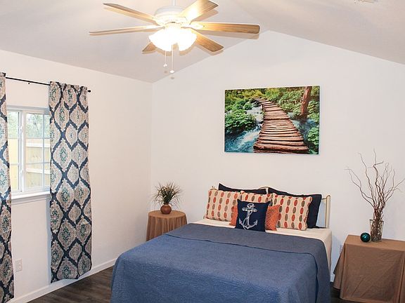 5th image of 122 Sun Harbor St