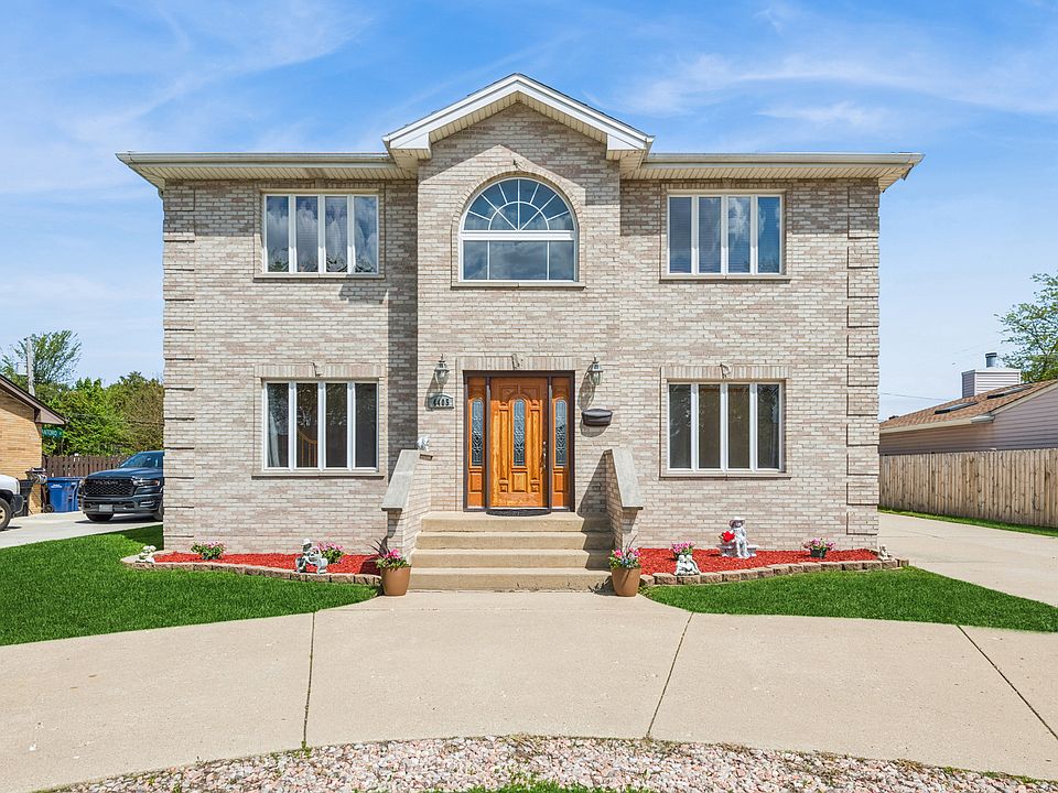 1st image of 4405 N Redwood Dr