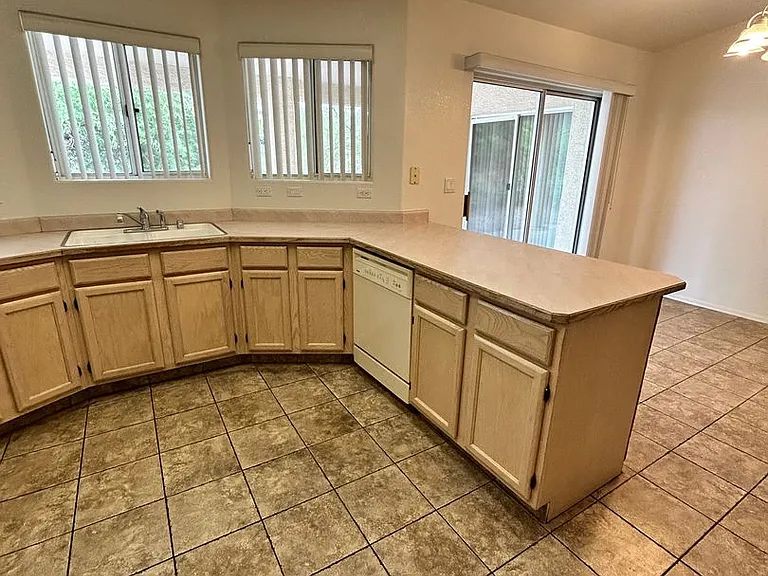 3535 Chemehuevi Blvd — Photo 9