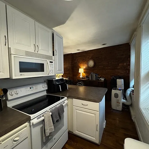 8 Battery St #6 — Photo 15