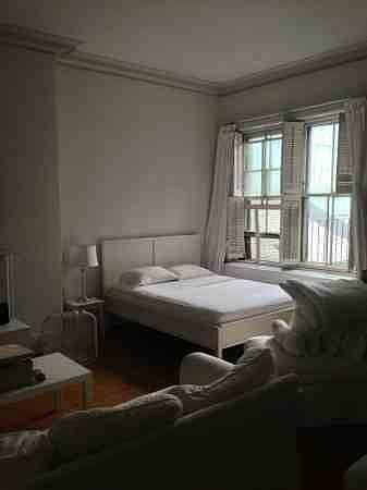 2nd image of 79 Beacon St