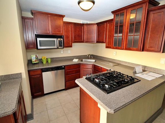 2nd image of 505 Cherry St SE APT 412