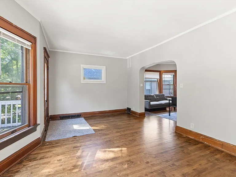 2745 N Frederick Ave — Photo 24
