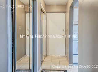 371 Dale Cres #10, Waterloo, ON N2J 3Y6