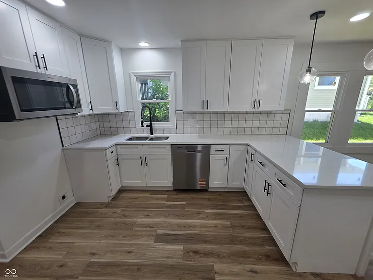 2137 Napoleon St — Photo 5