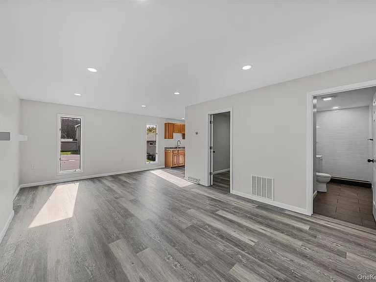 1-18 Willow Way #7 — Photo 5