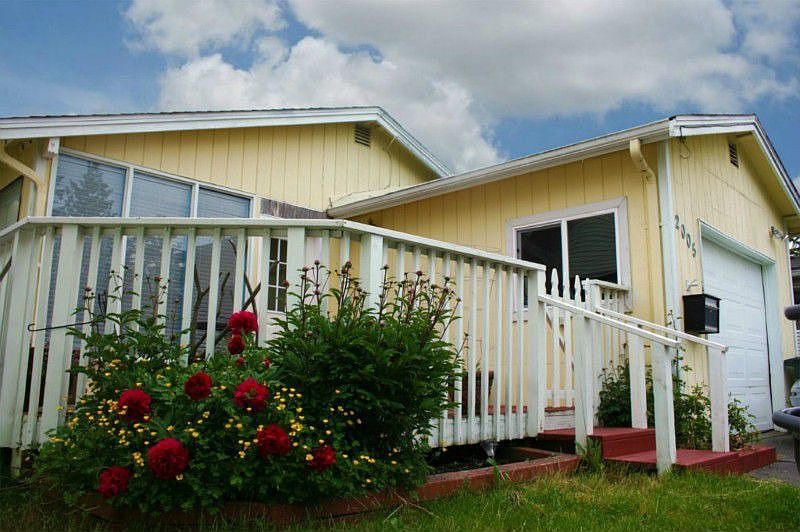 Welcome to this sunny home!