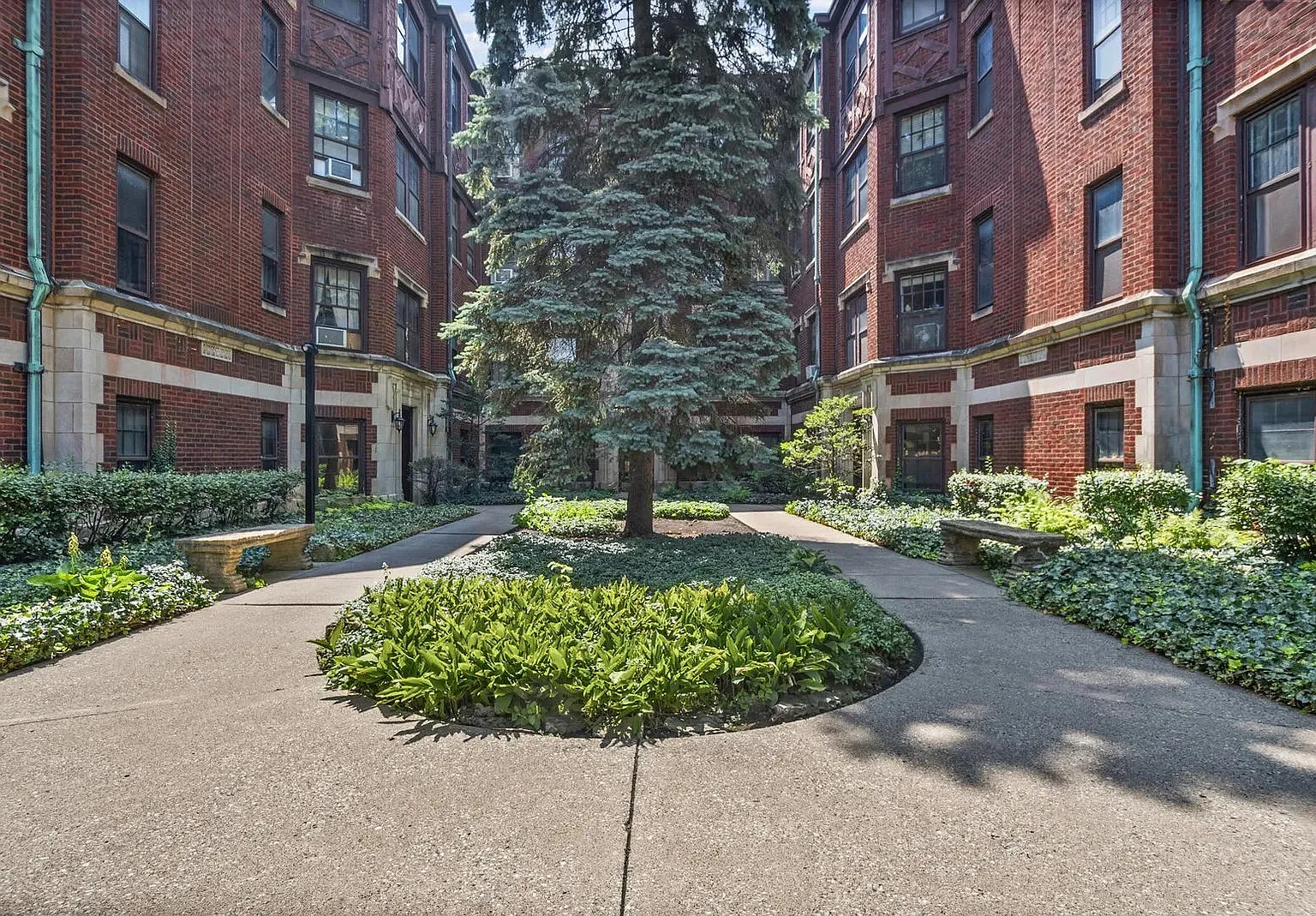 2 bed, 1200 sqft, $2,350 — Photo 2