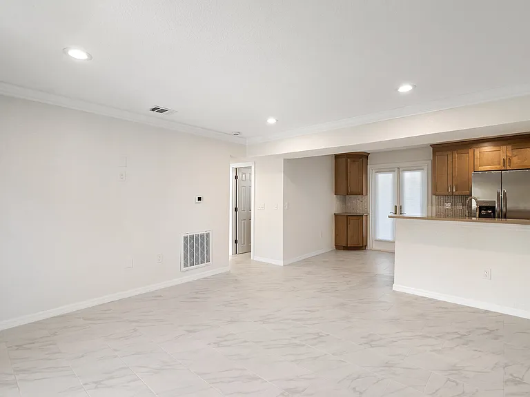1907 Gulf Way #4 — Photo 11