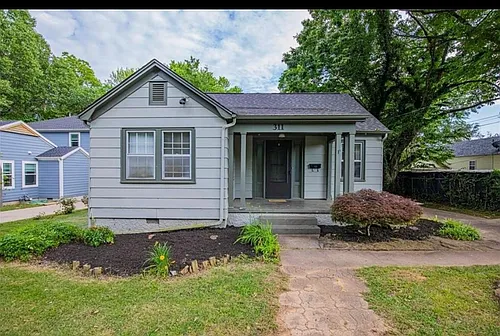 311 W Adams St Photo 1