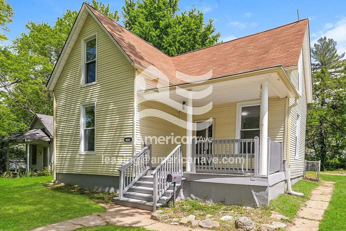1531479_002_front_view_2.jpg - 8912 Huiskamp Ave