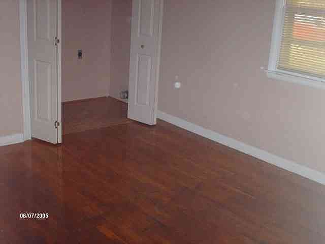 2nd image of 119 Carlton St