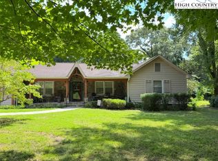 1306 7th St NW, Hickory, NC 28601